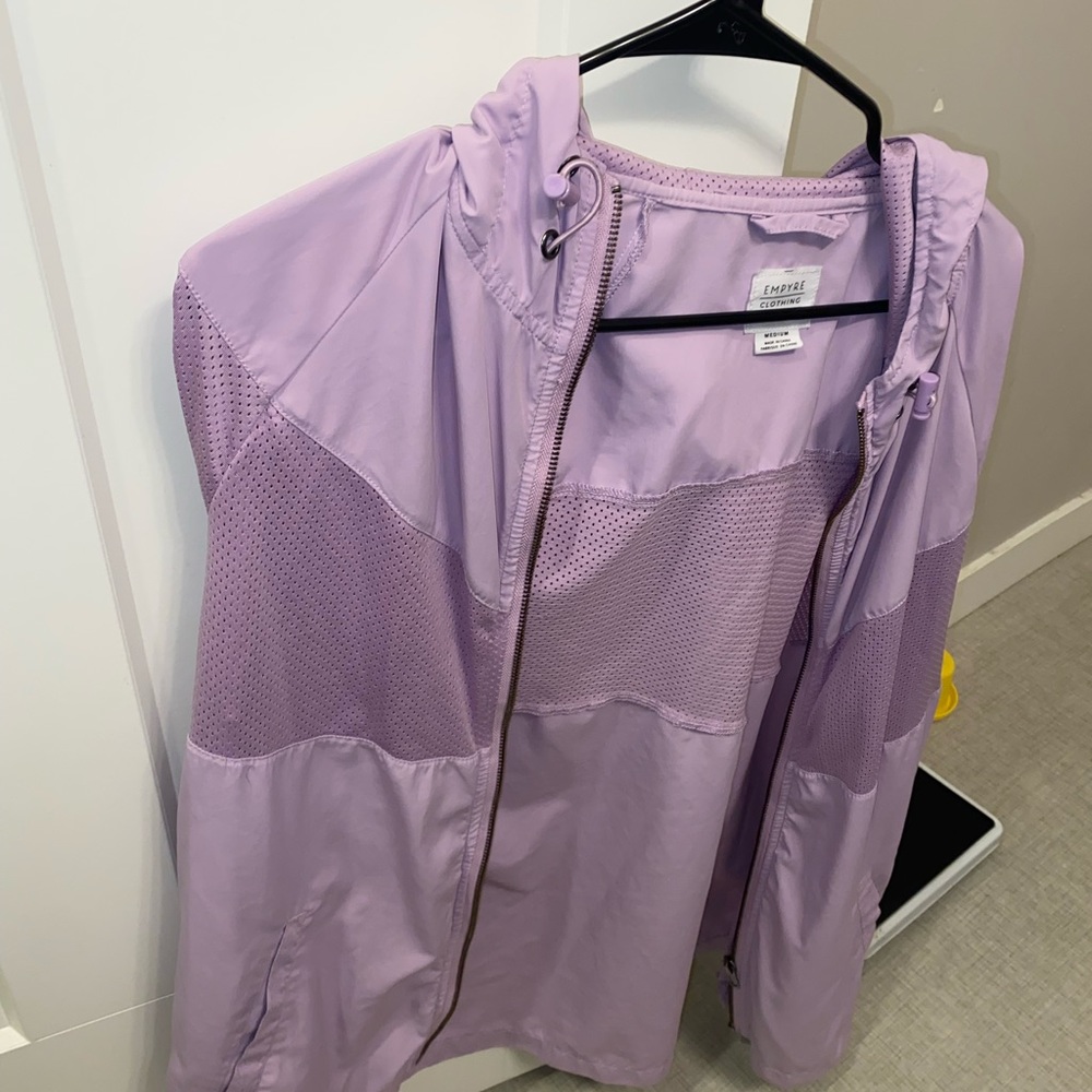 Empyre windbreaker
